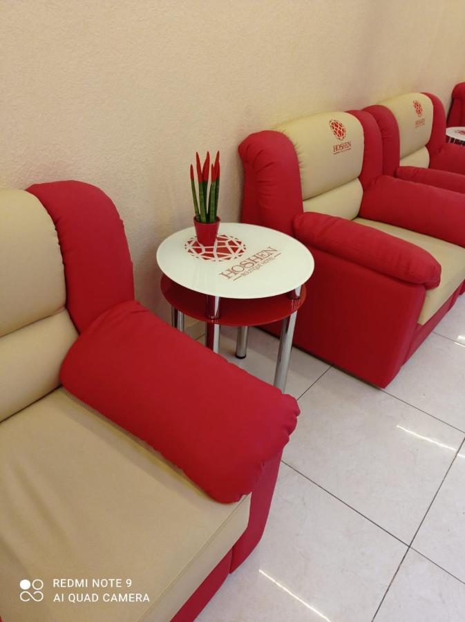 Hoshen Hotel Umanʼ Extérieur photo