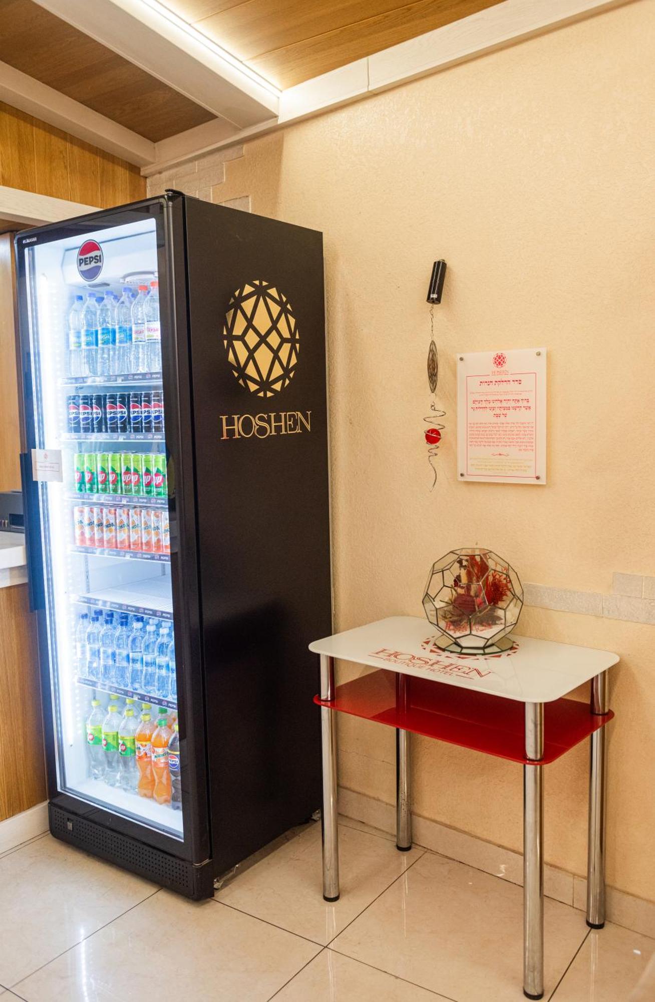 Hoshen Hotel Umanʼ Extérieur photo